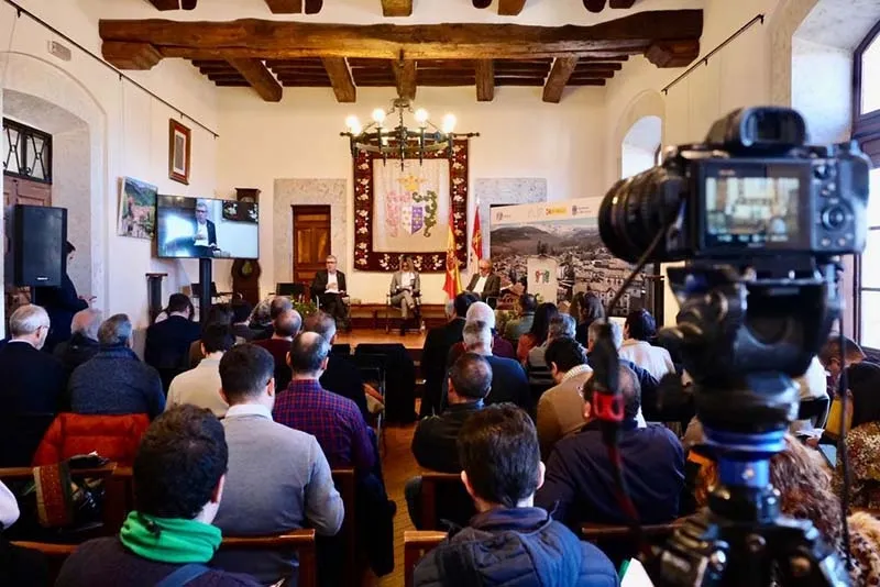Foto 2 - Candelario marca el comienzo de una alianza internacional de asociaciones de monta&ntilde;a