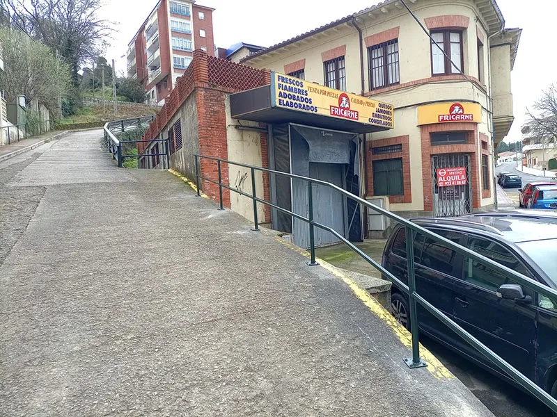 Foto 2 - Cerrado el acceso superior al parking del Murall&oacute;n para poner fin a los actos vand&aacute;licos