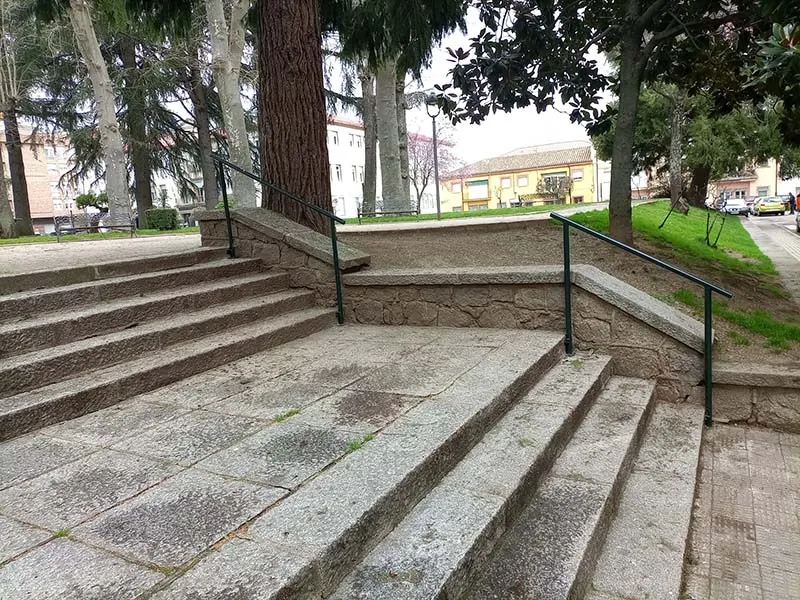 Foto 3 - Cerrado el acceso superior al parking del Murall&oacute;n para poner fin a los actos vand&aacute;licos