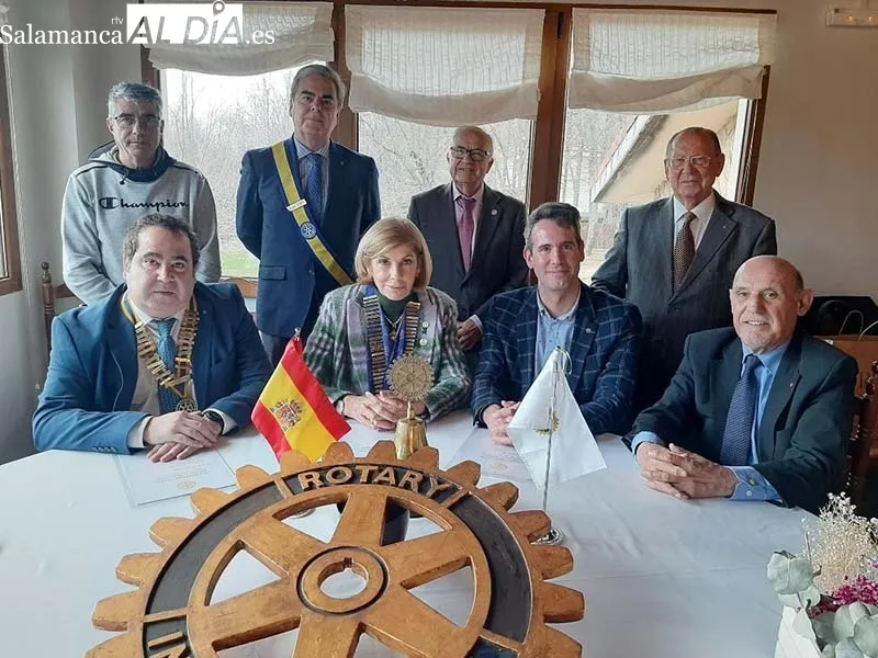 Foto 2 - La Gobernadora del Distrito Rotario visita B&eacute;jar