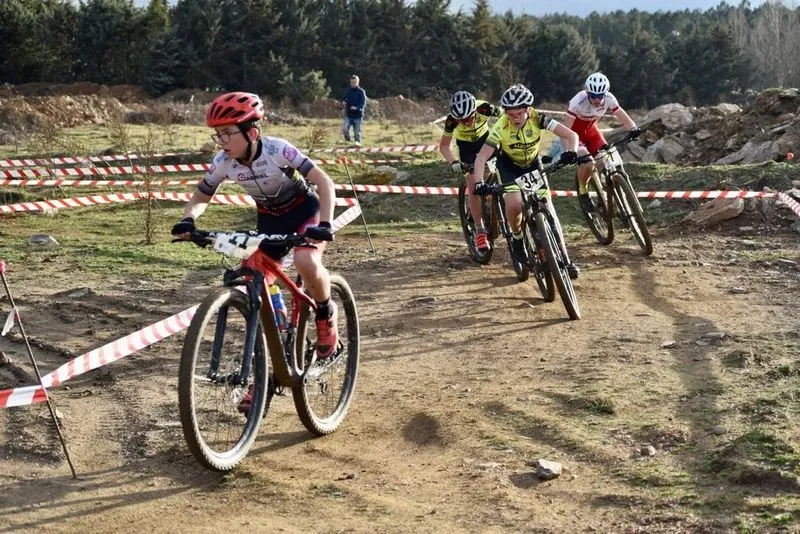 Foto 2 - Los ciclistas de las Escuelas BTT de Castilla y Le&oacute;n, protagonistas en Guijuelo