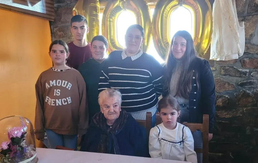 Foto 4 - Pilar Holgado Caballero festeja en Navasfr&iacute;as sus 100 a&ntilde;os