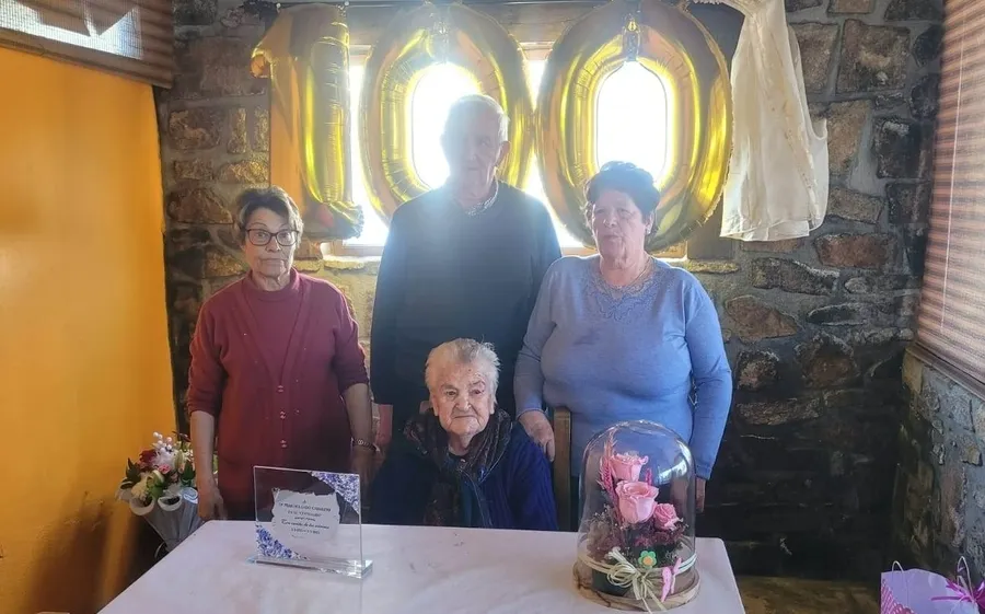 Foto 3 - Pilar Holgado Caballero festeja en Navasfr&iacute;as sus 100 a&ntilde;os