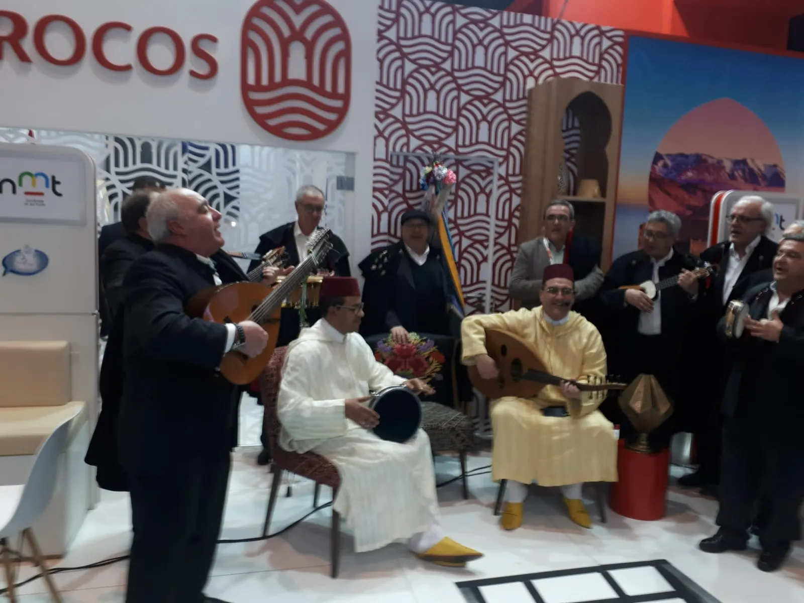 Foto 3 - La Rondalla III Columnas anima con su m&uacute;sica la Bolsa de Turismo de Lisboa