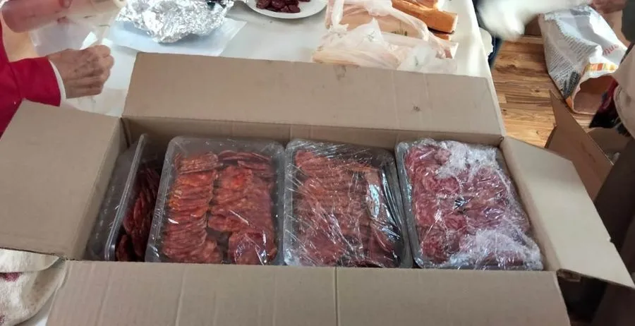 Foto 4 - Nuevo exitazo de la Operaci&oacute;n Bocata con 1.000 bocadillos repartidos