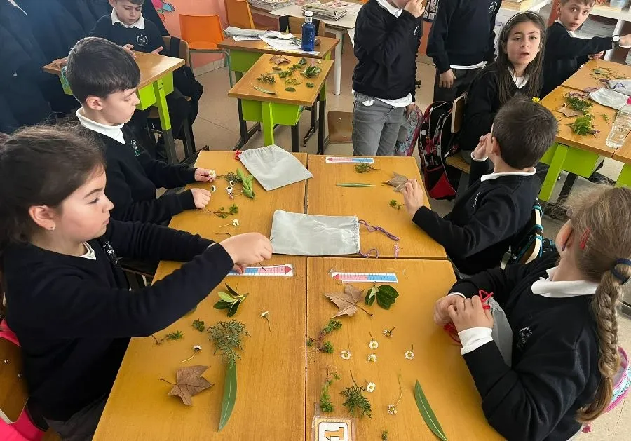 Foto 9 - Alumnos de Misioneras crean su propio herbolario
