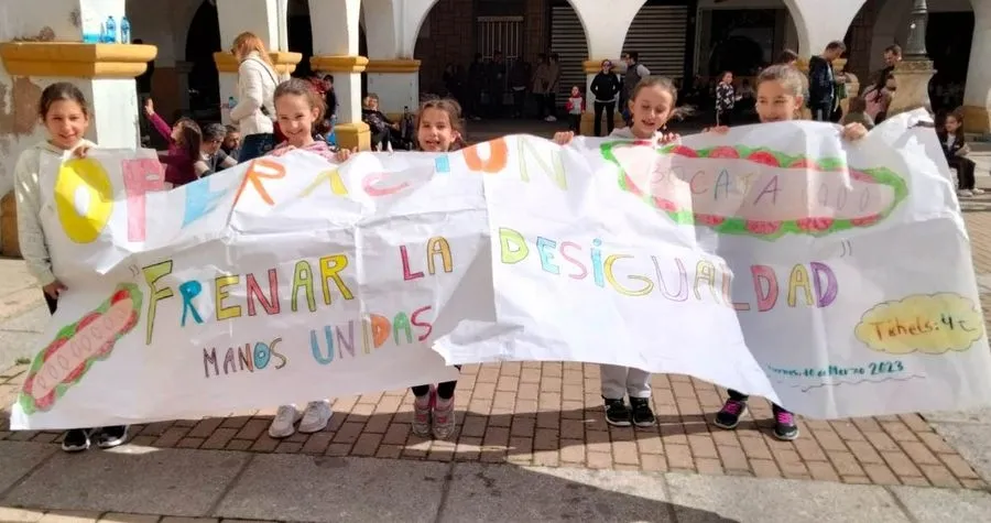 Foto 6 - Nuevo exitazo de la Operaci&oacute;n Bocata con 1.000 bocadillos repartidos