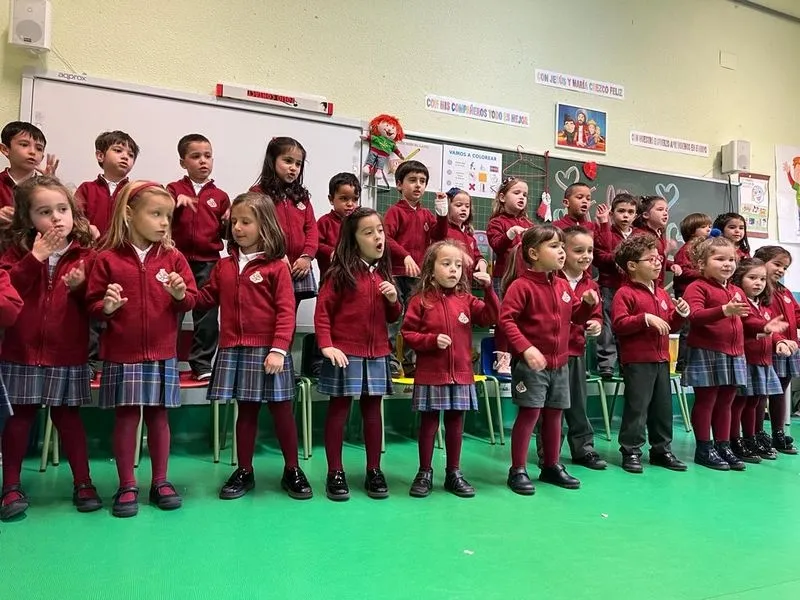 Foto 2 - El colegio San Juan Bosco celebra el D&iacute;a del Padre