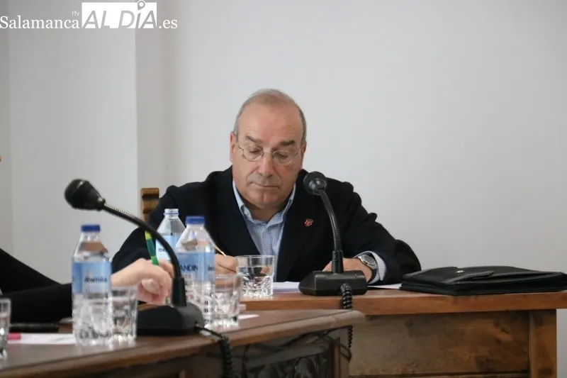 Tenso pleno en Vitigudino solicitado por la oposición / CORRAL 
