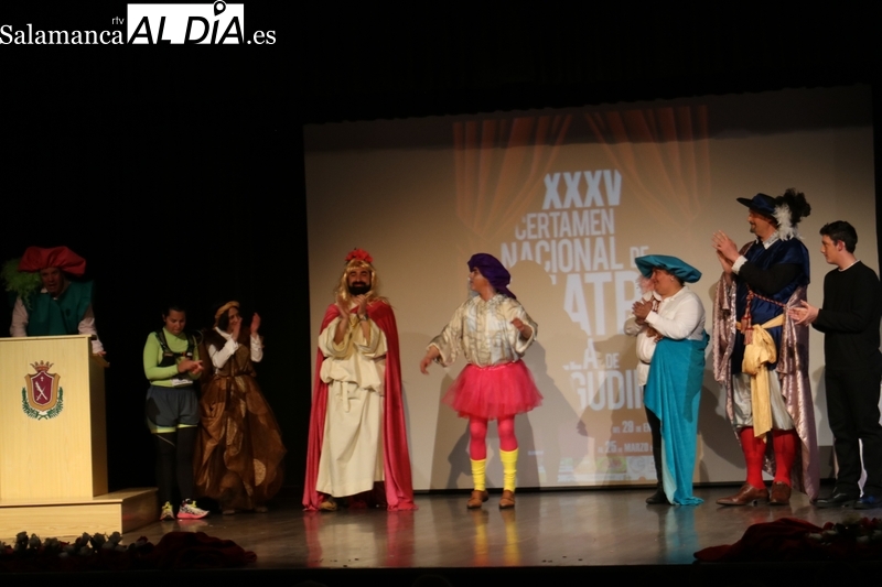 Acto de clausura y entrega de premios del XXXV Certamen Nacional de Teatro 'Villa de Vitigudino' / CORRAL