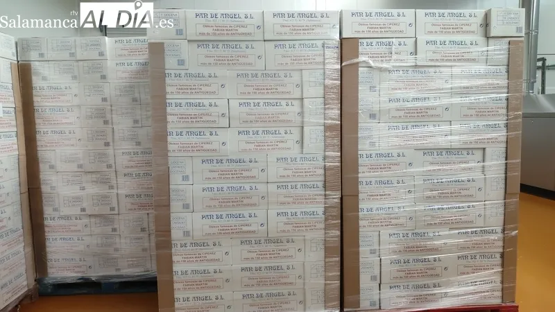 Pan de Ángel entrega la Oblea de Oro 2023 al exgobernador civil de Salamanca Jaime Royo Villanova  / CORRAL