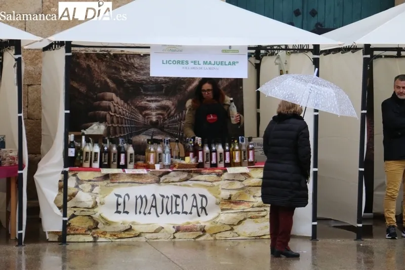 La Fiesta del Almendro de La Fregeneda homenajea a Ángel Santiago Juanes / CORRAL Y ESTER CORREDERA