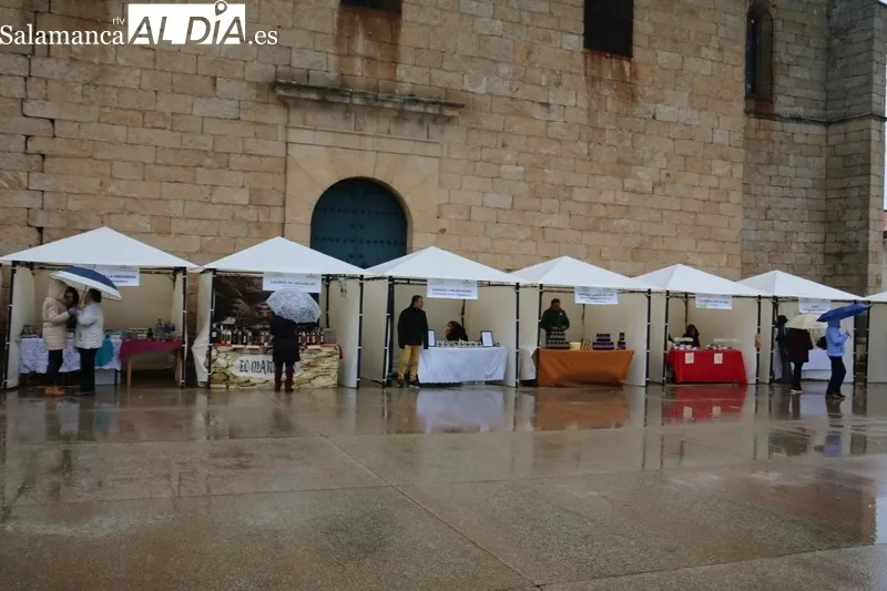 La Fiesta del Almendro de La Fregeneda homenajea a Ángel Santiago Juanes / CORRAL Y ESTER CORREDERA