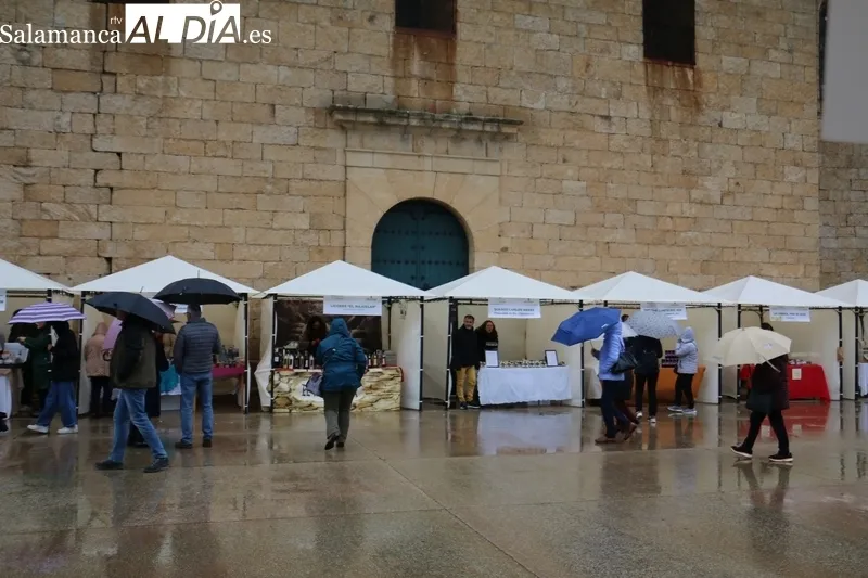 La Fiesta del Almendro de La Fregeneda homenajea a Ángel Santiago Juanes / CORRAL Y ESTER CORREDERA