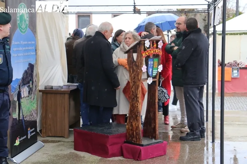 La Fiesta del Almendro de La Fregeneda homenajea a Ángel Santiago Juanes / CORRAL Y ESTER CORREDERA