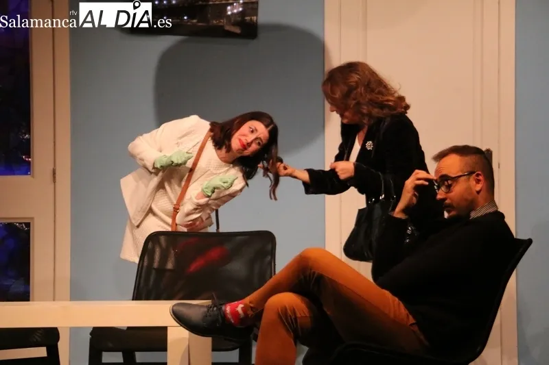 'Toc: una terapia de choque' de La Locandiera Teatro en Vitigudino / CORRAL