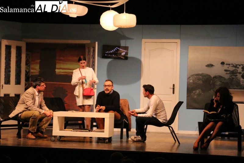 'Toc: una terapia de choque' de La Locandiera Teatro en Vitigudino / CORRAL