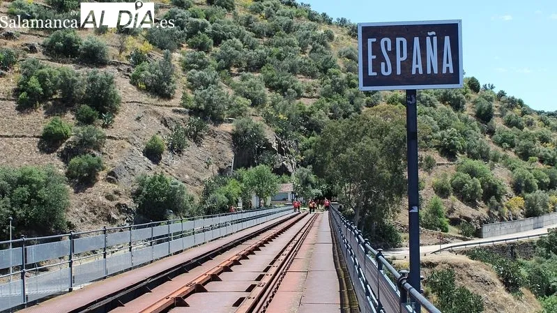 Vía férrea del Duero en la frontera con la provincia de Salamanca | MARTÍN-GARAY