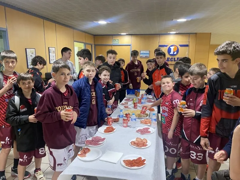 Foto 3 - El CB Tormes presenta a todos sus equipos auton&oacute;micos