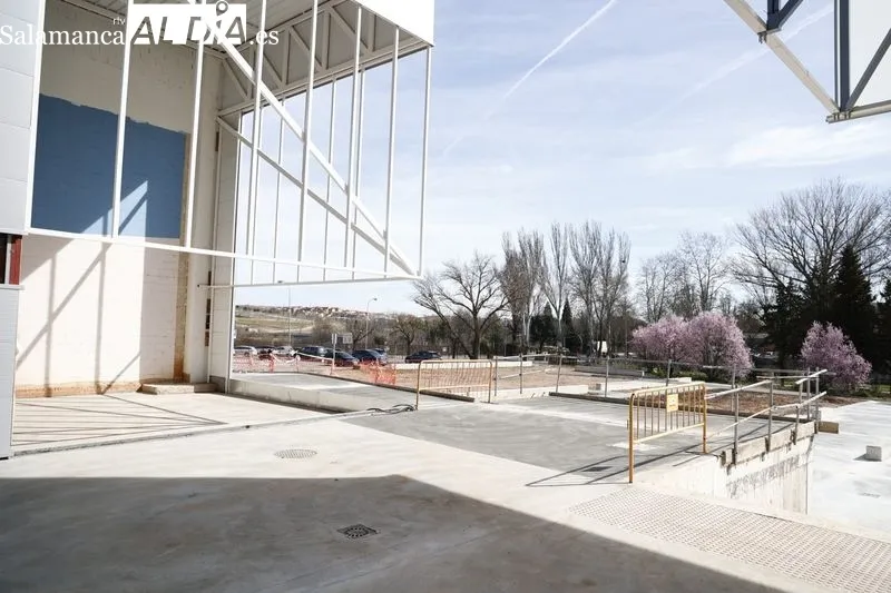 Visita del alcalde de Salamanca, Carlos García Carbayo, a las obras de la nueva Ciudad Deportiva Lazarillo. Foto de David Sañudo