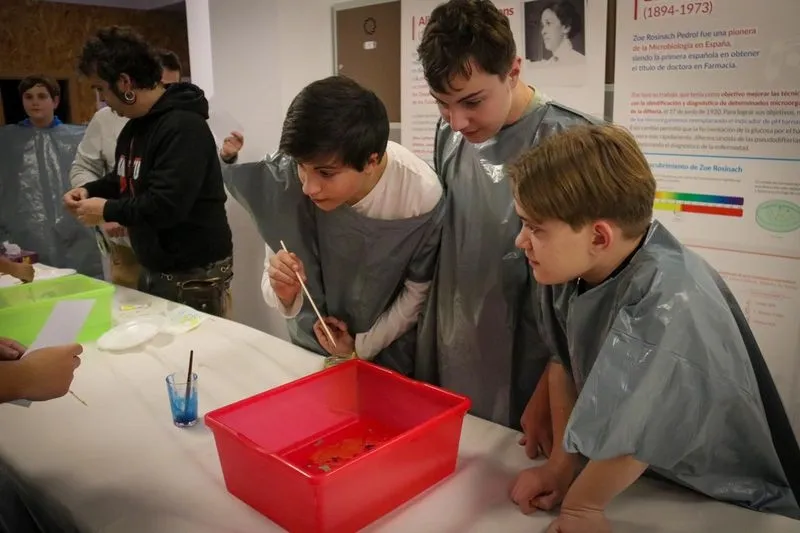 Fotos de archivo de actividades de ocio nocturno para jóvenes en Carbajosa de la Sagrada