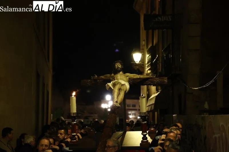 Foto 25 - El Cristo de la Luz recorre las calles salmantinas