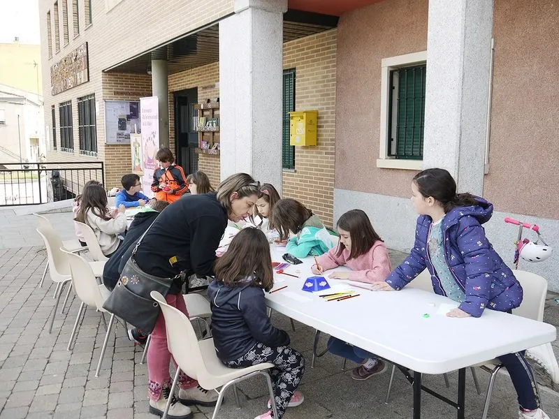 Foto 8 - "Juego de la oca por la igualdad" como homenaje al D&iacute;a Internacional de la Mujer en Carbajosa
