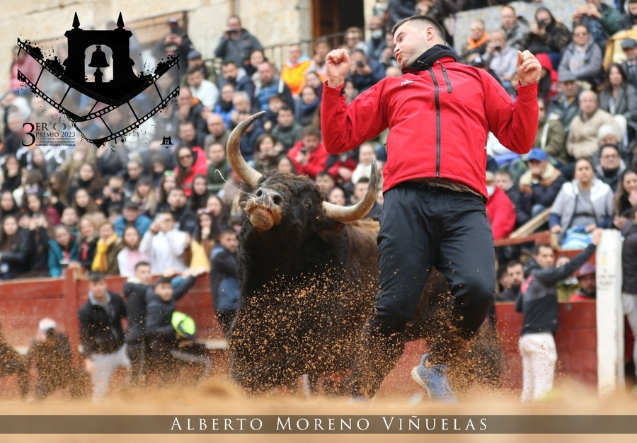 Foto 2 - Una imagen del castellonense Abel Fernández será la portada del Calendario Carnavalero 23/24