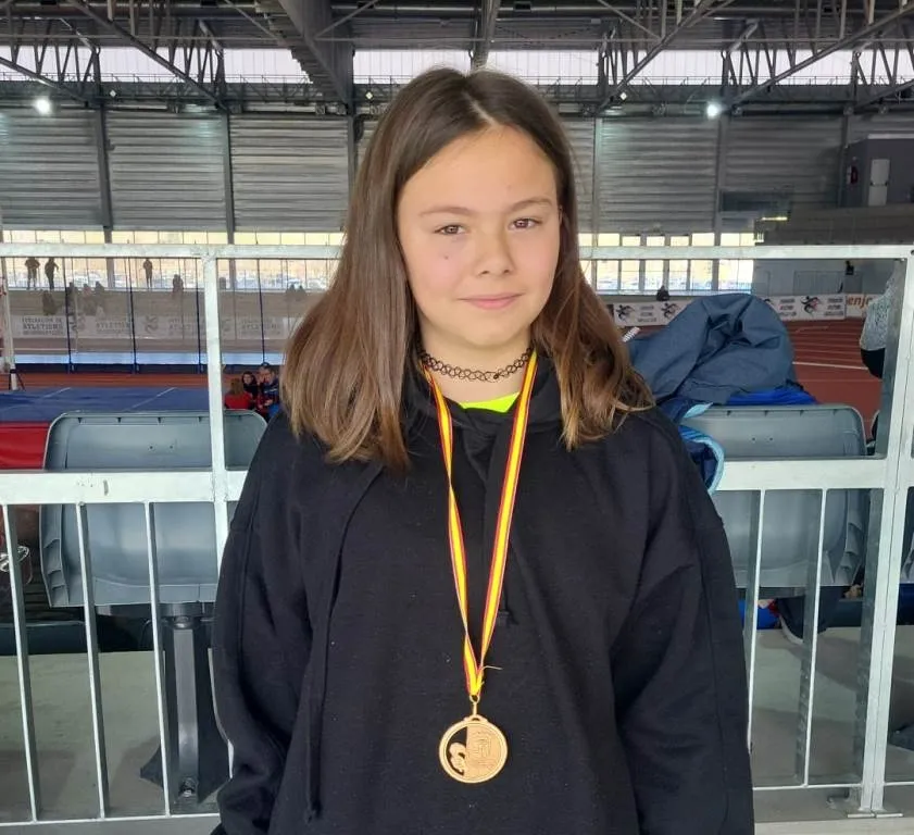 Foto 3 - Bronce para Ana Bel&eacute;n Zamarre&ntilde;o dentro de la participaci&oacute;n de la Escuela de Atletismo en los JJEE