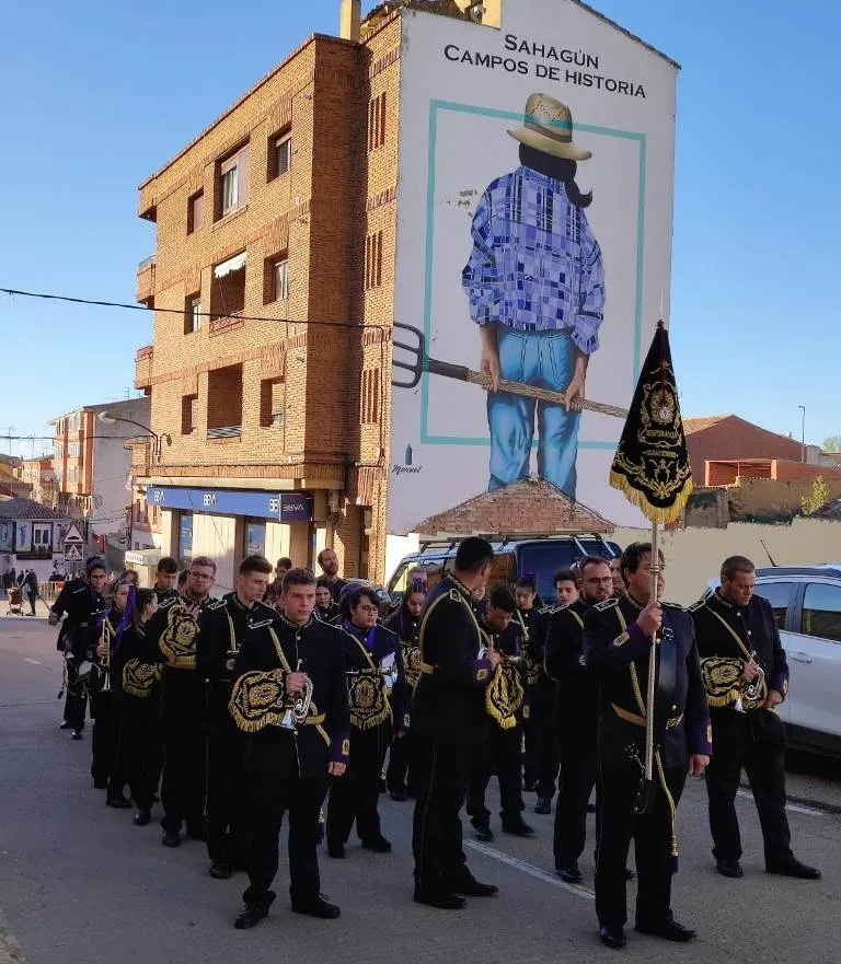 Foto 2 - La Banda Esperanza, que estrena web, toma parte en el Certamen de M&uacute;sica de Sahag&uacute;n