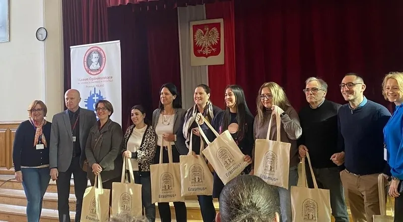 Foto 4 - El alumnado del IES Campo Charro contin&uacute;a su aventura europea 