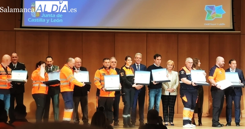 Los Voluntarios de Protección Civil de Vitigudino durante el acto de reconocimiento este miércoles en el Palacio de Congresos de Salamanca  
