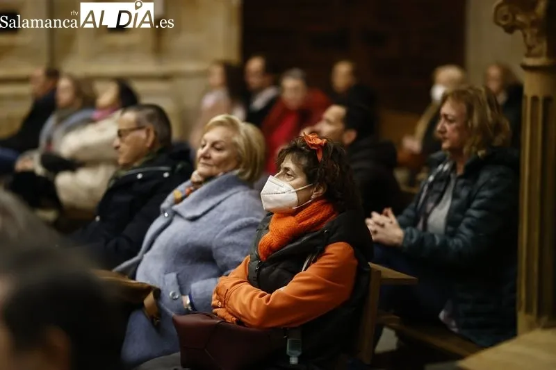 Foto 10 - Poetas y m&uacute;sicos defienden la vertiente espiritual de las personas en la X Oraci&oacute;n Po&eacute;tica ante el Despojado