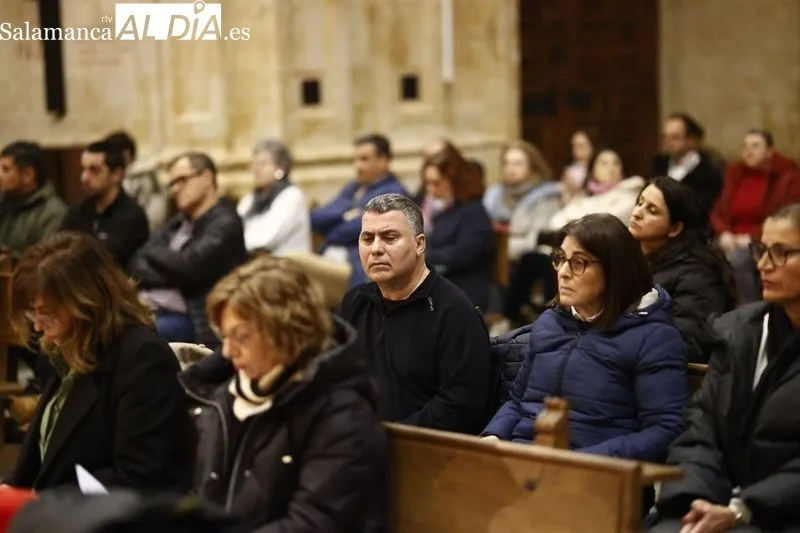 Foto 8 - Poetas y m&uacute;sicos defienden la vertiente espiritual de las personas en la X Oraci&oacute;n Po&eacute;tica ante el Despojado