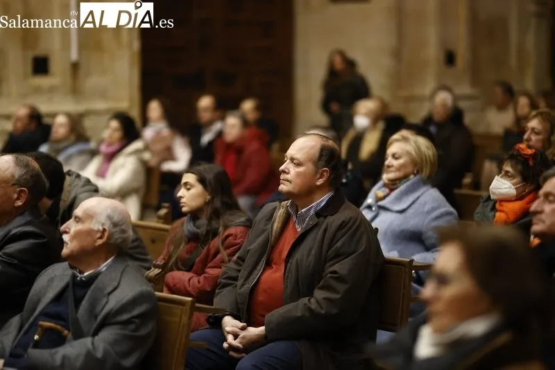 Foto 4 - Poetas y m&uacute;sicos defienden la vertiente espiritual de las personas en la X Oraci&oacute;n Po&eacute;tica ante el Despojado