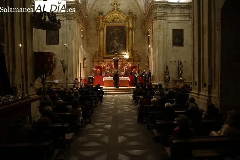 Foto 3 - Poetas y m&uacute;sicos defienden la vertiente espiritual de las personas en la X Oraci&oacute;n Po&eacute;tica ante el Despojado