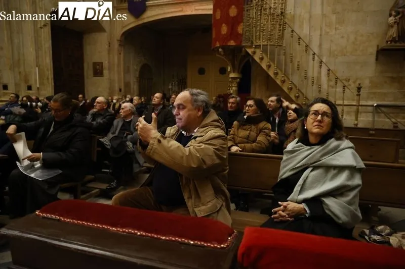 Foto 16 - Poetas y m&uacute;sicos defienden la vertiente espiritual de las personas en la X Oraci&oacute;n Po&eacute;tica ante el Despojado