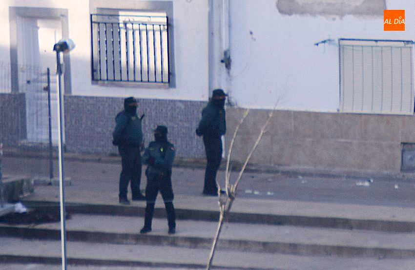 La Guardia Civil lleva a cabo una operaci&oacute;n en el Arrabal del Puente
