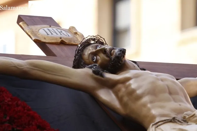 Foto 2 - Silencio y Solemnidad recorrer&aacute;n Pizarrales con el Cristo de la Vela