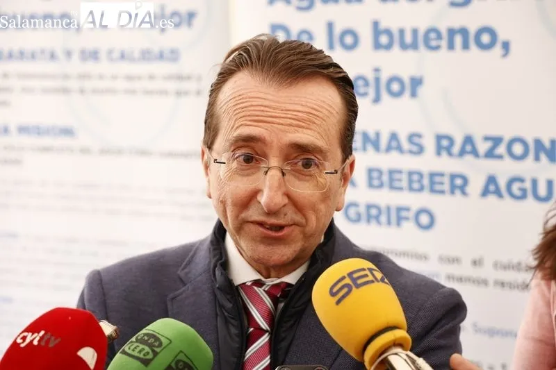 Acto 'El agua del grifo: de lo bueno, lo mejor' en la calle Toro. Foto de David Sañudo