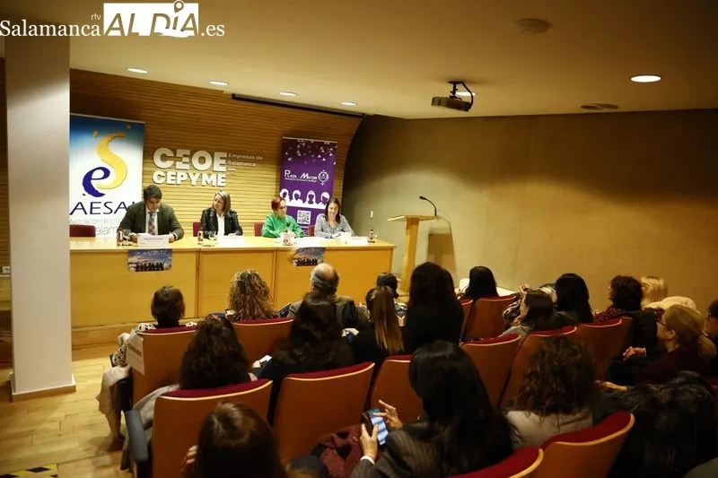 Jornada 'in-VISIBLES' en la sede de CEOE CEPYME Salamanca. Foto de David Sañudo
