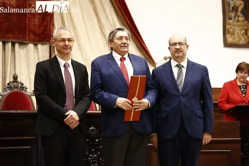 Homenaje en el Paraninfo a docentes e investigadores de la USAL que se jubilan este curso. Foto de David Sañudo