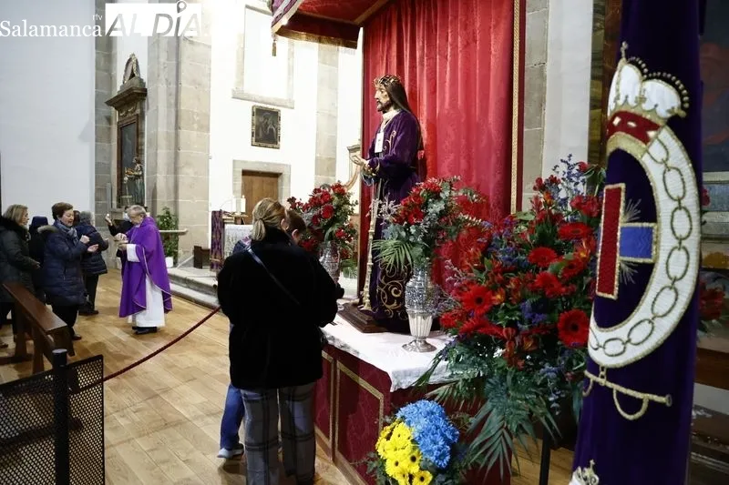 Besapiés de Jesús Rescatado en la iglesia de San Pablo. Foto de David Sañudo