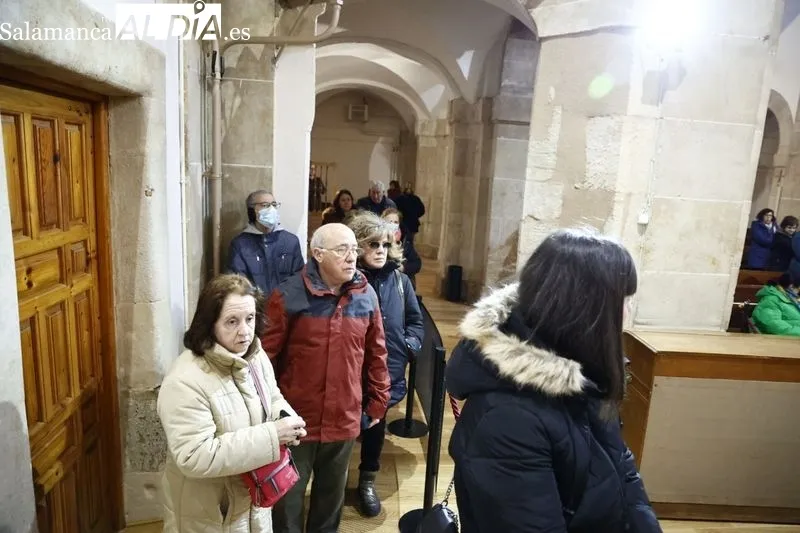 Besapiés de Jesús Rescatado en la iglesia de San Pablo. Foto de David Sañudo