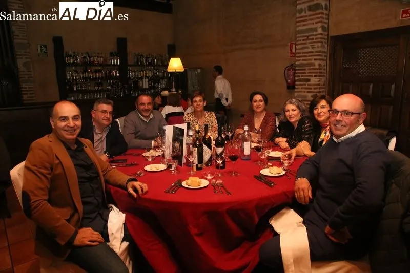 Foto 16 - &lsquo;Aunque es de noche&rsquo; recauda 15.000 euros para la exposici&oacute;n &lsquo;Artis Momentum&rsquo;