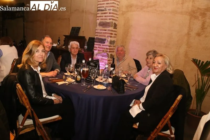Foto 15 - &lsquo;Aunque es de noche&rsquo; recauda 15.000 euros para la exposici&oacute;n &lsquo;Artis Momentum&rsquo;