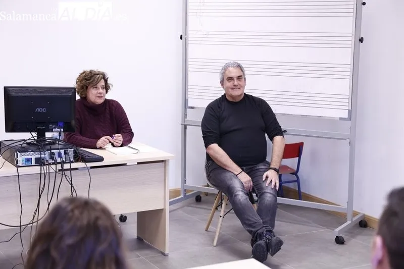 Primera sesión  de este curso de formación y empleo 'Pintamos Castellanos'. Foto de David Sañudo