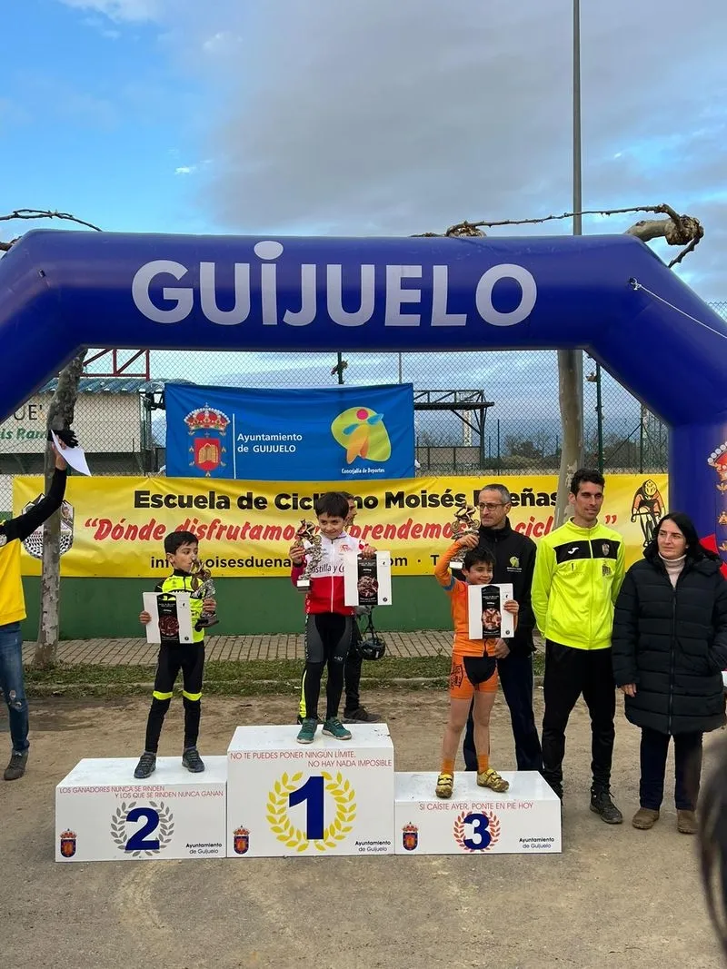 Uno de los podiums del Caja Rural-Siega Verde, equipo de Escuelas del Club Ciclista Promesal