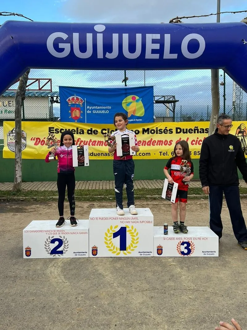 Uno de los podiums del Caja Rural-Siega Verde, equipo de Escuelas del Club Ciclista Promesal