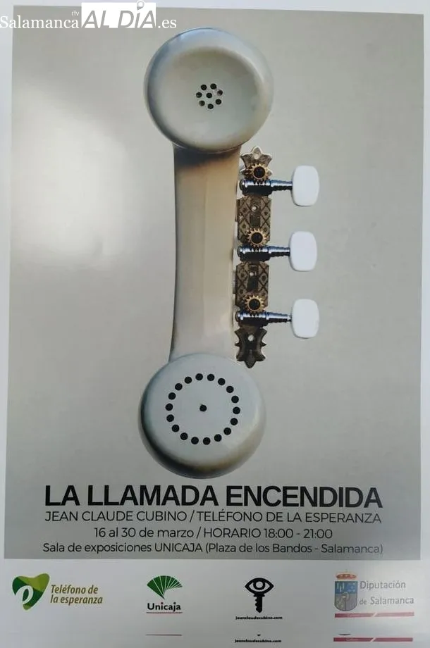 Presentación de la exposición creada por Jean Claude Cubino para el Teléfono de la Esperanza de Salamanca. Foto de David Sañudo